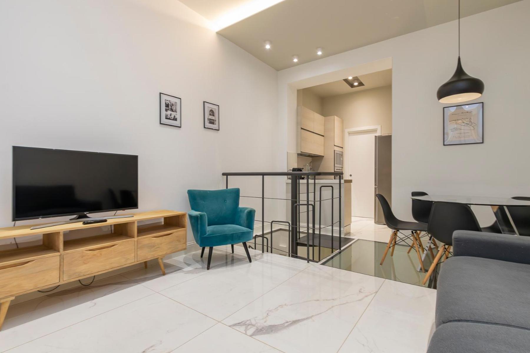 Xenia - Modern Three-room In Moscova Area Appartement *
